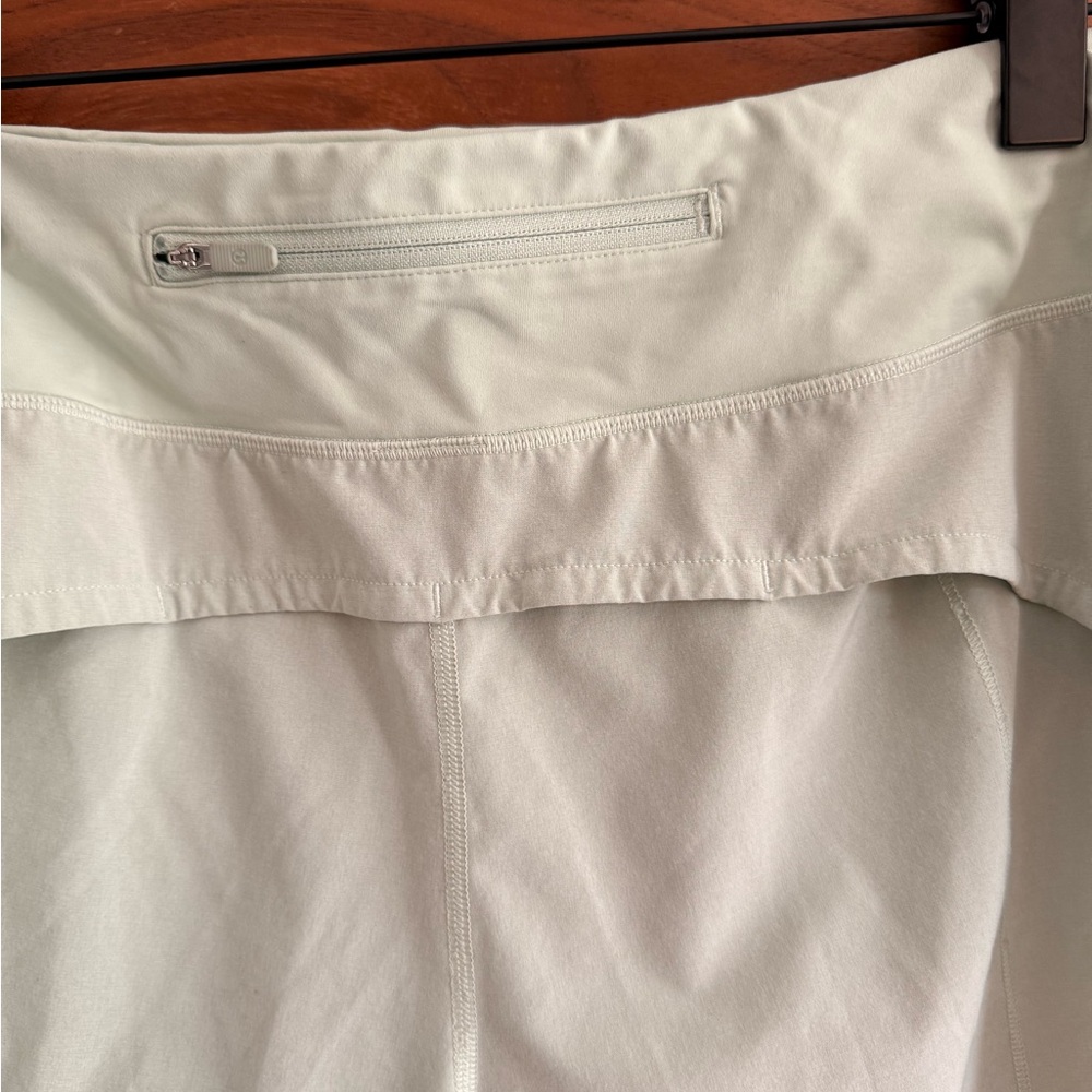 Lululemon Speed Up Low-Rise Lined Shorts 2.5" Size 14 - Picture 7 of 10